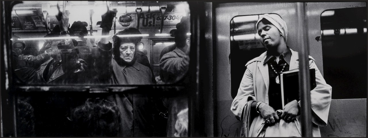 Alen MacWeeney (1939–), Untitled (from New York Subway), 1977. McMullen Museum of Art, Boston College, Gift of Souren Ouzounian, 2016