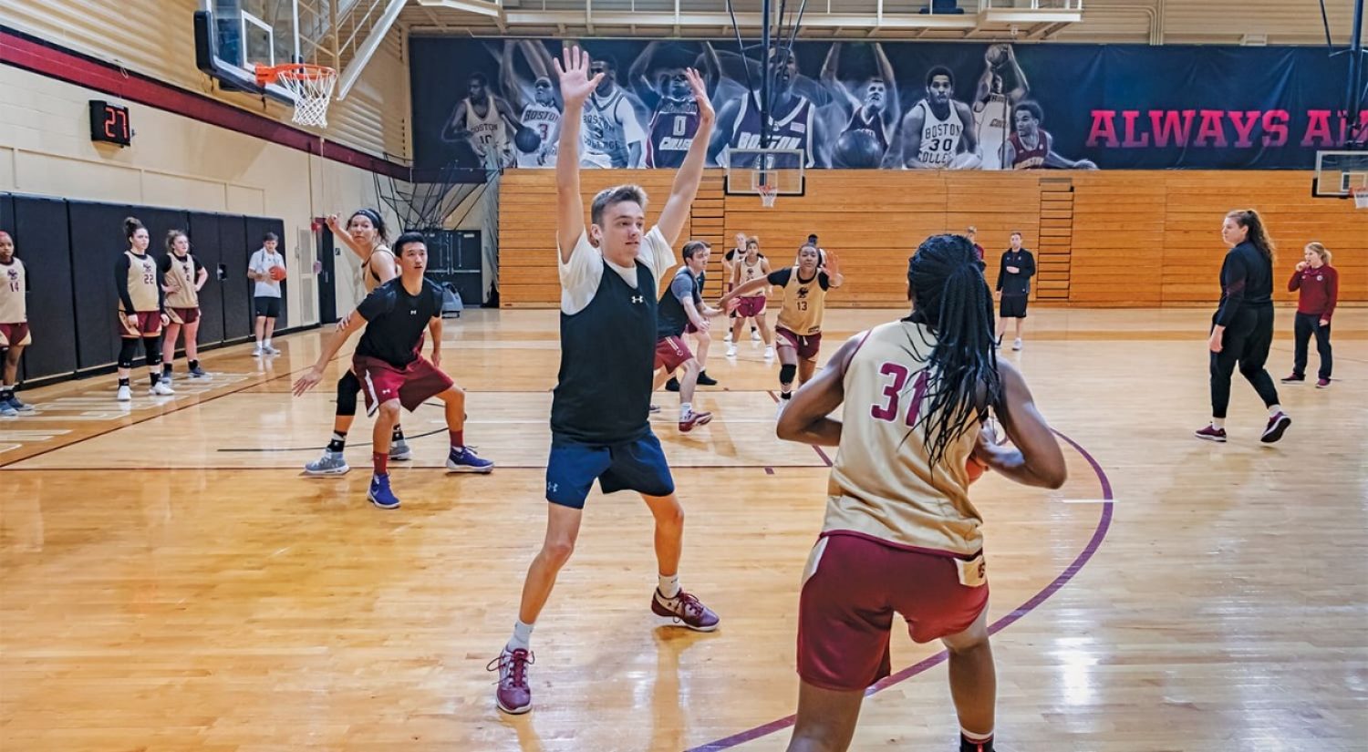 Women's basketball team works out with scout team