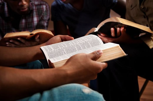 Billedresultat for open bible with hands