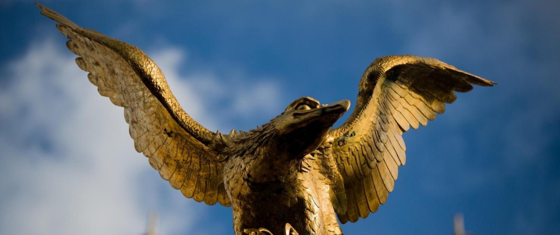 eagle statue