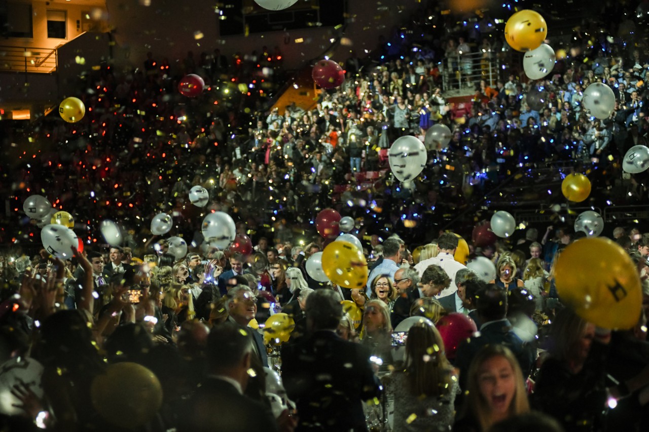 Balloon drop at Pops on the Heights