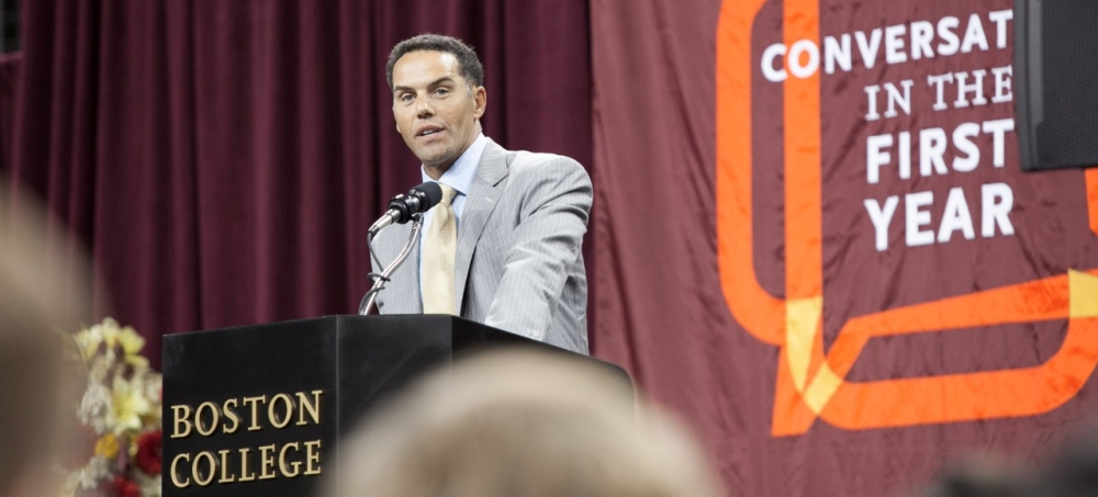 Steve Pemberton addresses the Class of 2020 at First Year Academic Convocation.