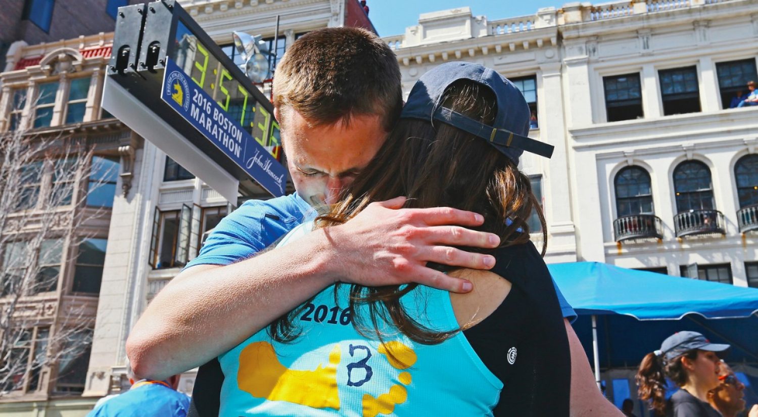 Patrick Downes and Jessica Kensky at the Boston Marathon finish line in 2016 (Maddie Meyer / Getty Images)