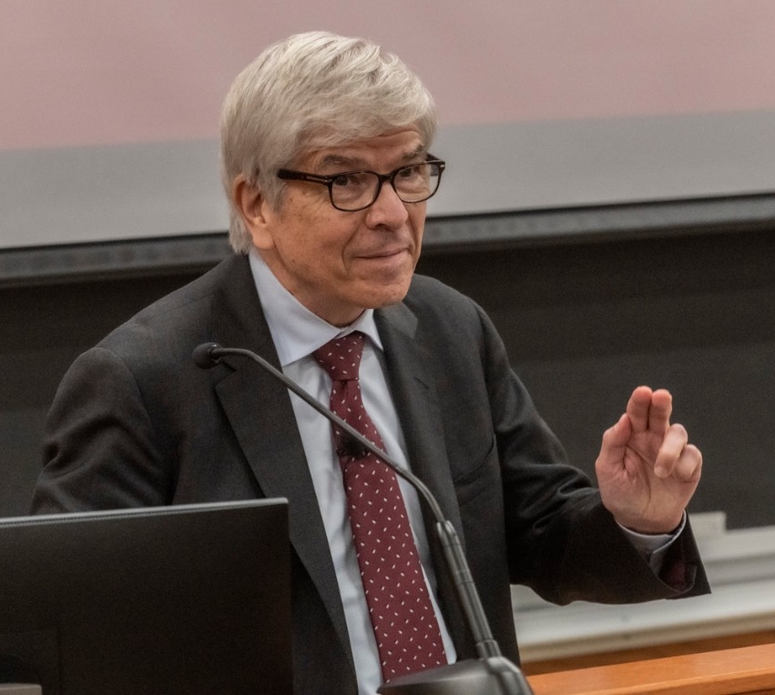 Paul Romer at the podium