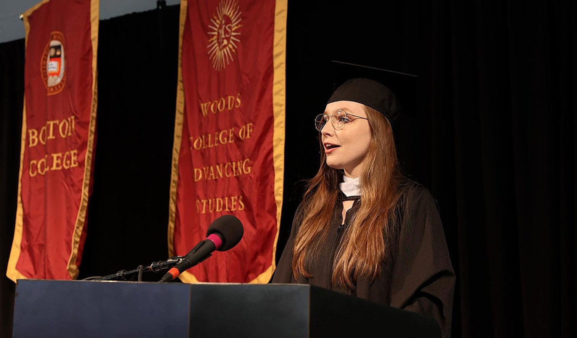 Lidia Carvalho speaking at commencement