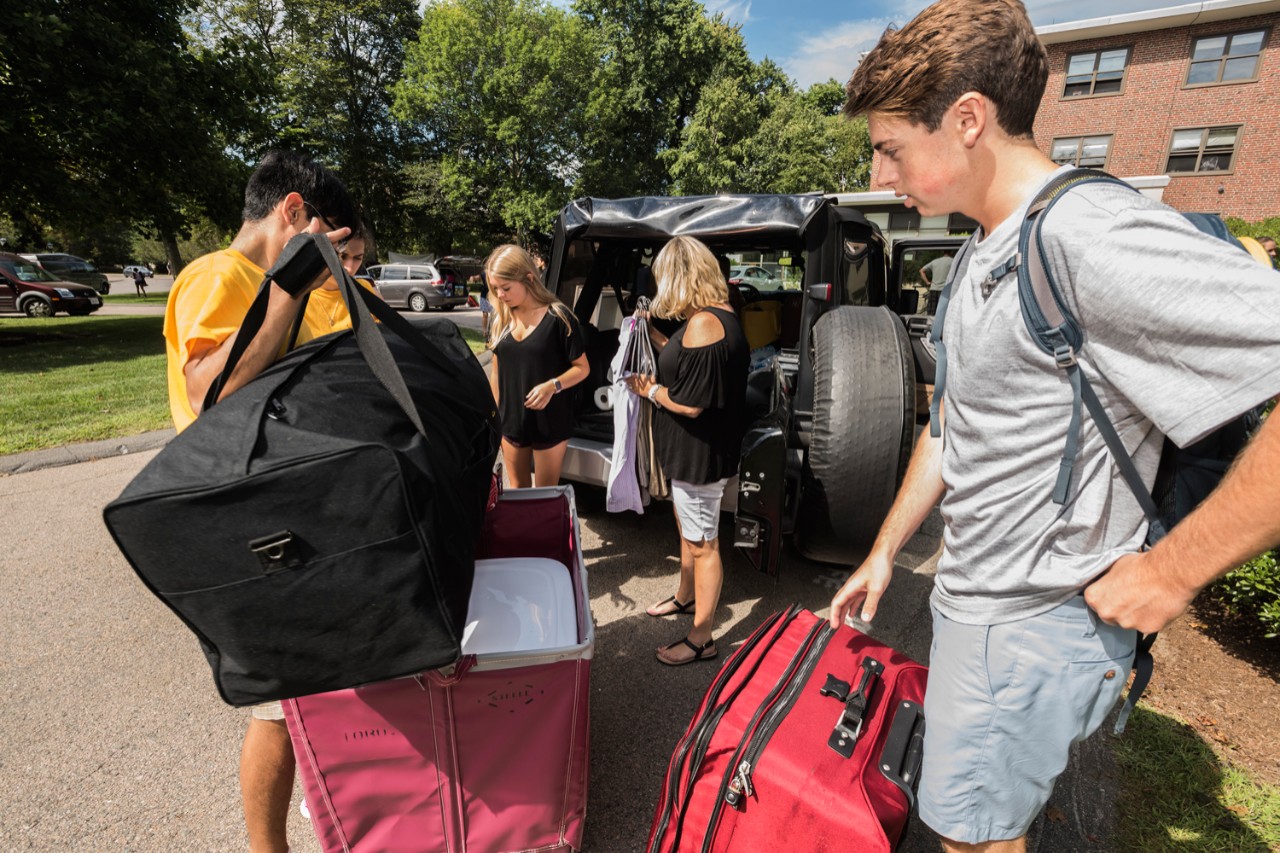 Ian Brown '21 of Hingham, Mass. arrives on Newton Campus with help from his sister Haley '19 and mother, Joanne.  