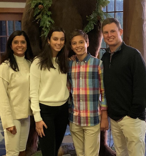 Rupal '94, Dave '94 and their family