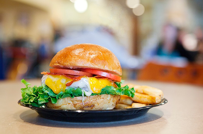 Photo of hillside burger_800x530