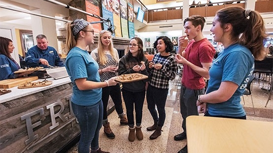 students at a FRESH to Table event