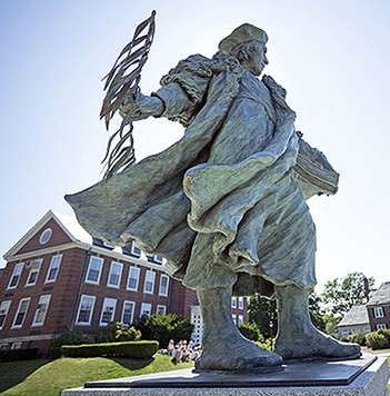 statue of st. thomas more