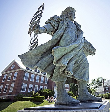 statue of st. thomas more