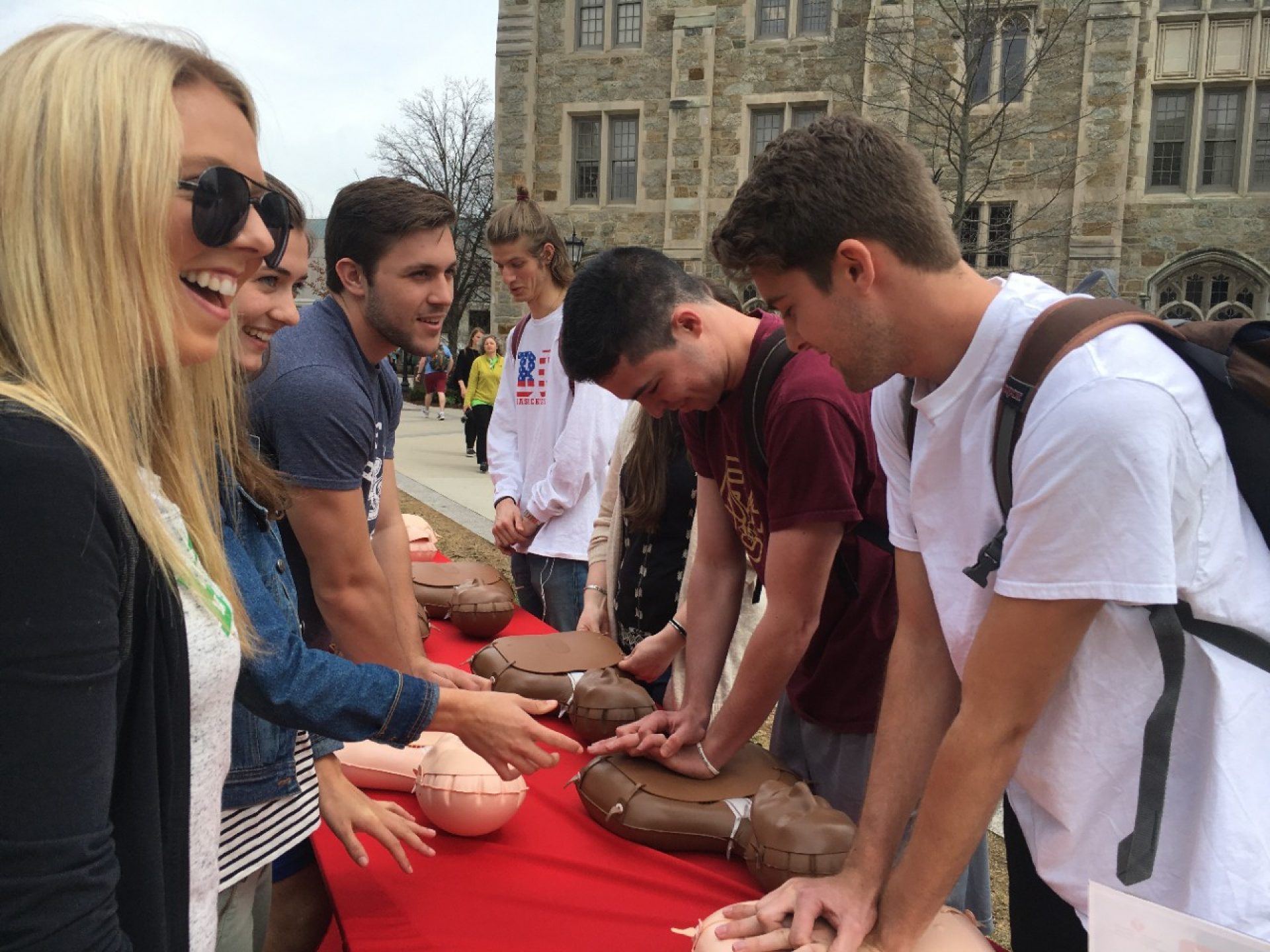 CSON students perform CPR compressions