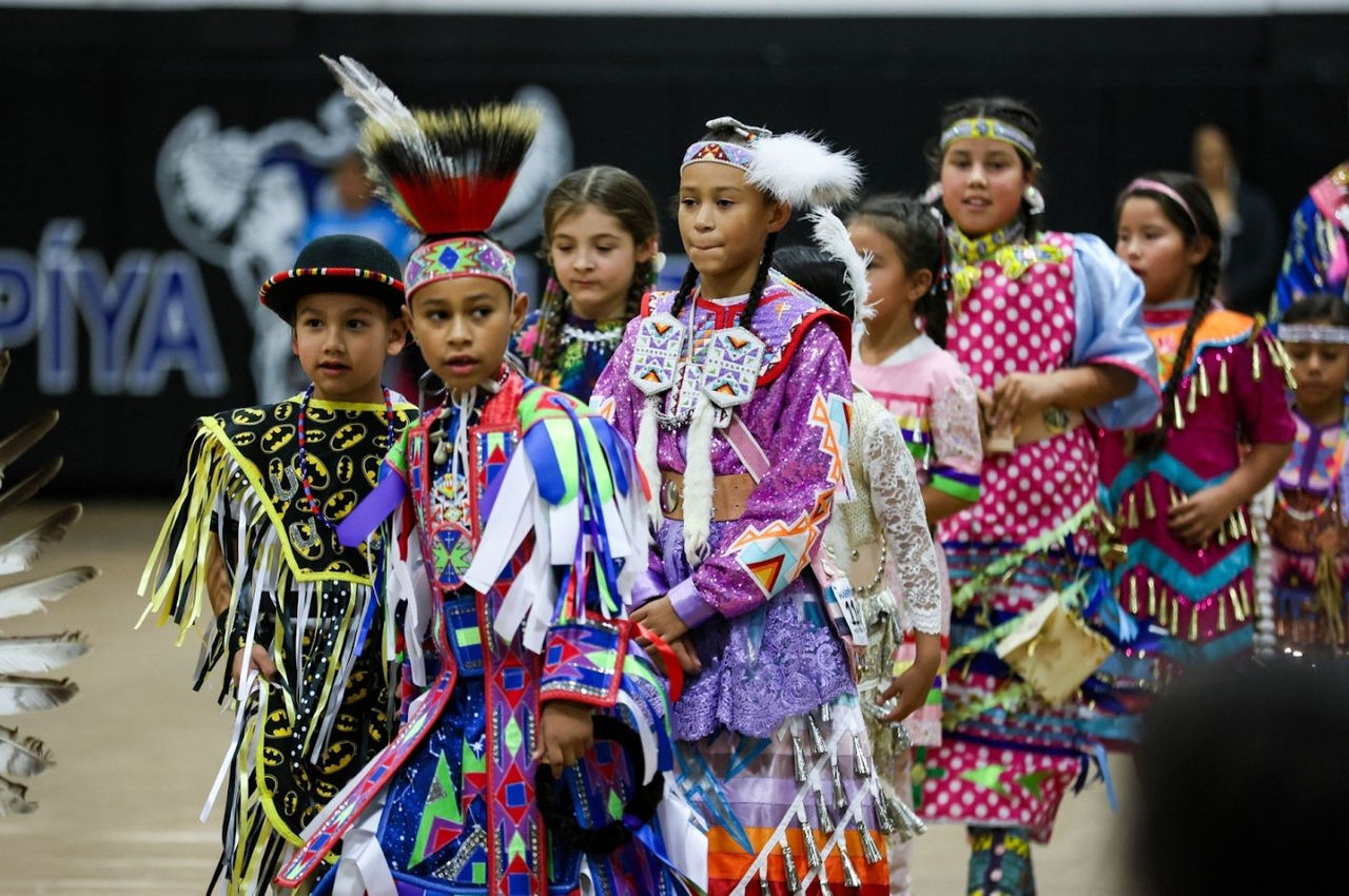 Maȟpíya Lúta Owáyawa (Red Cloud Elementary School)