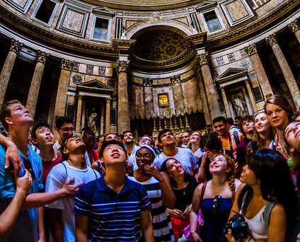 A group of students at the Pantheon