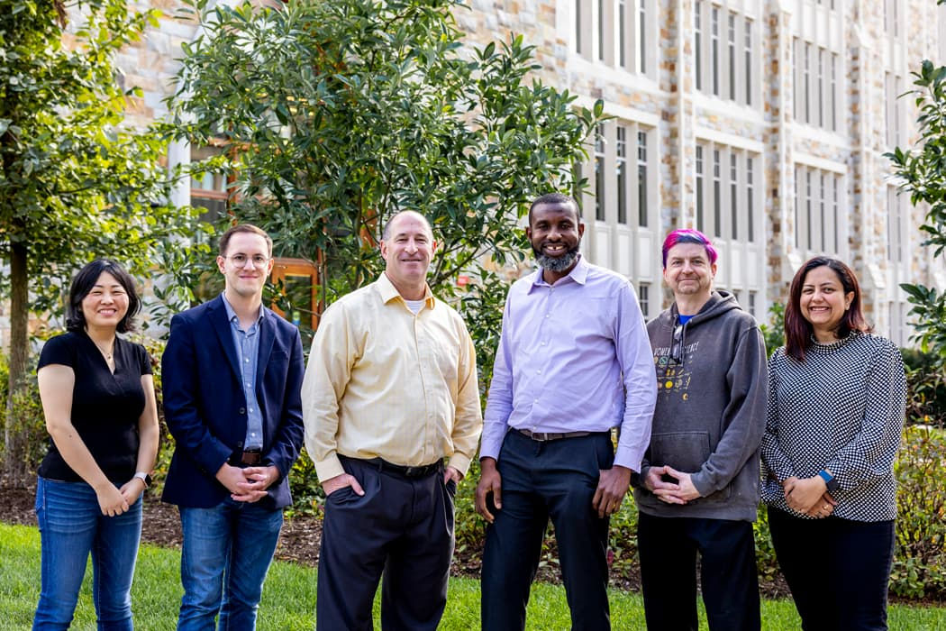 Photo of Engineering and Lynch team 1050 (CC)