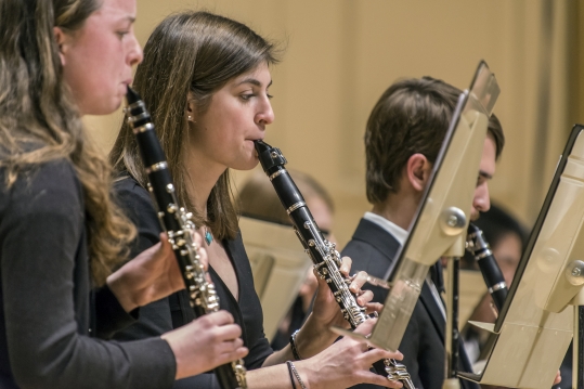 Honors students perform on clarinets