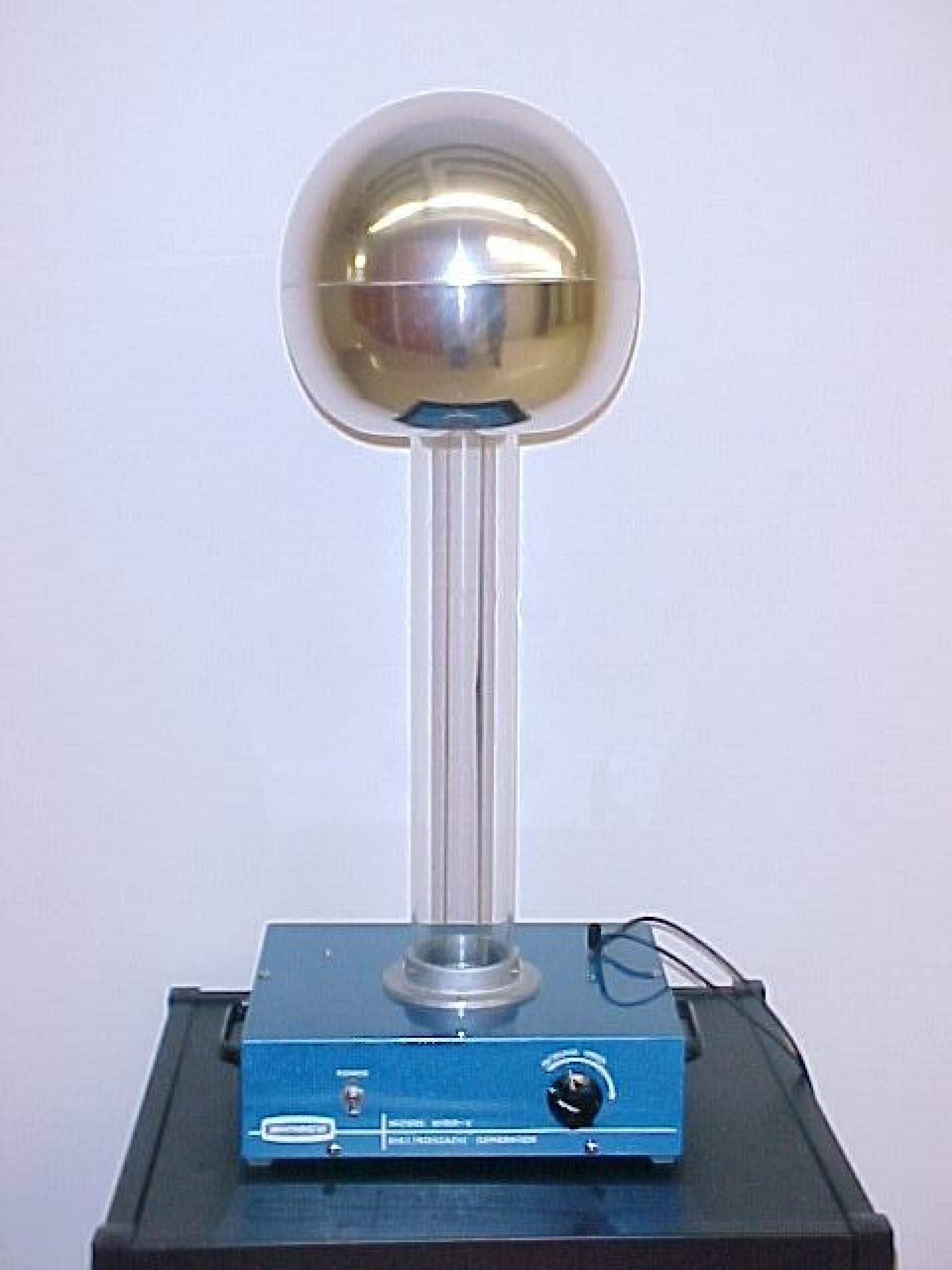 E-S10 : Van De Graff Generator