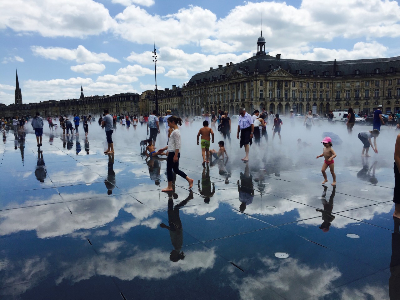 Photo of Bordeaux, France Main Square Waterworks