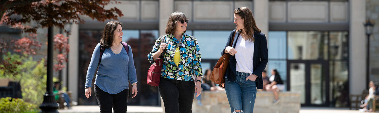 SSW students outside McGuinn