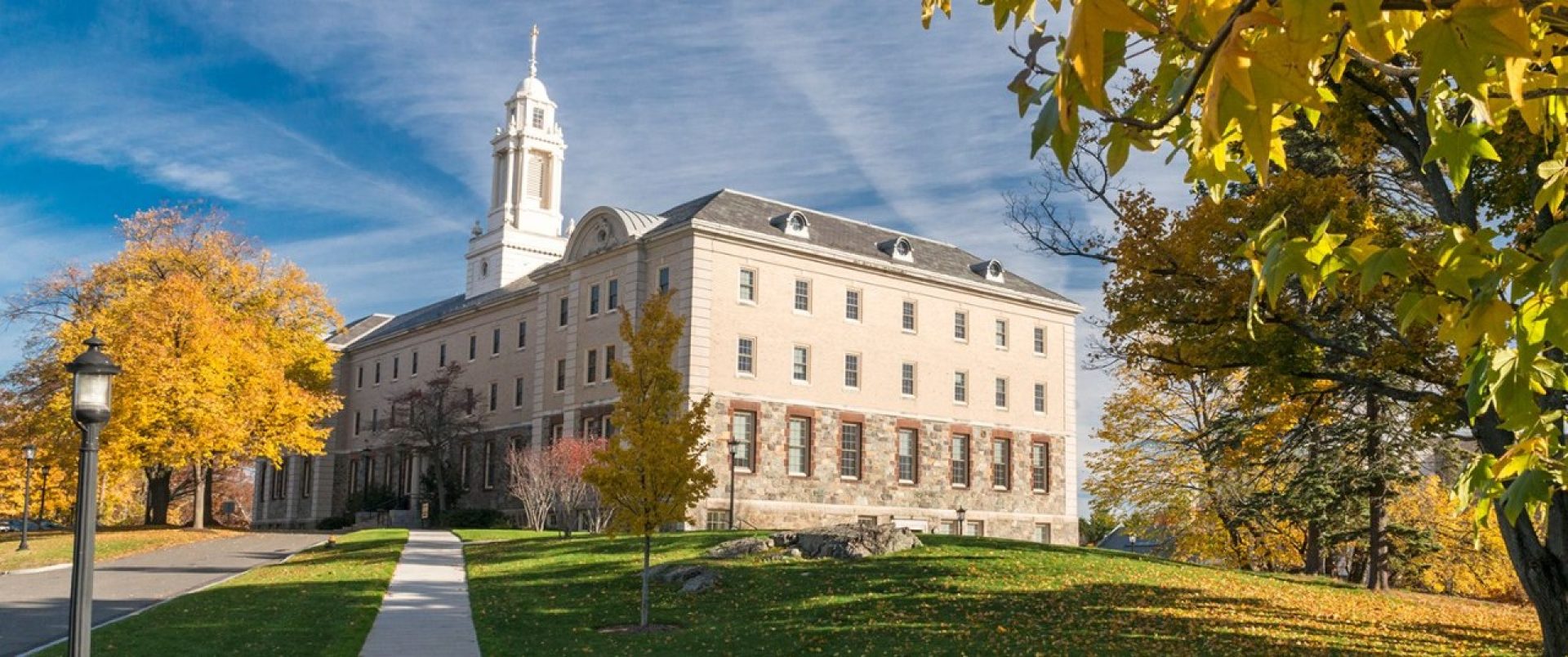 Simboli Hall in autumn