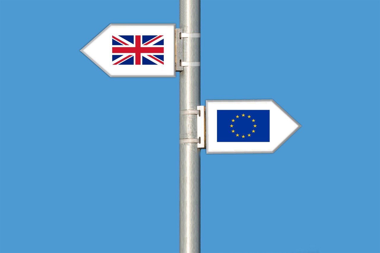 Photo of UK and EU flags