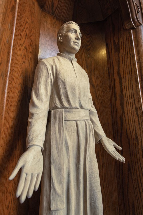 Statue of Saint Alberto Hurtado