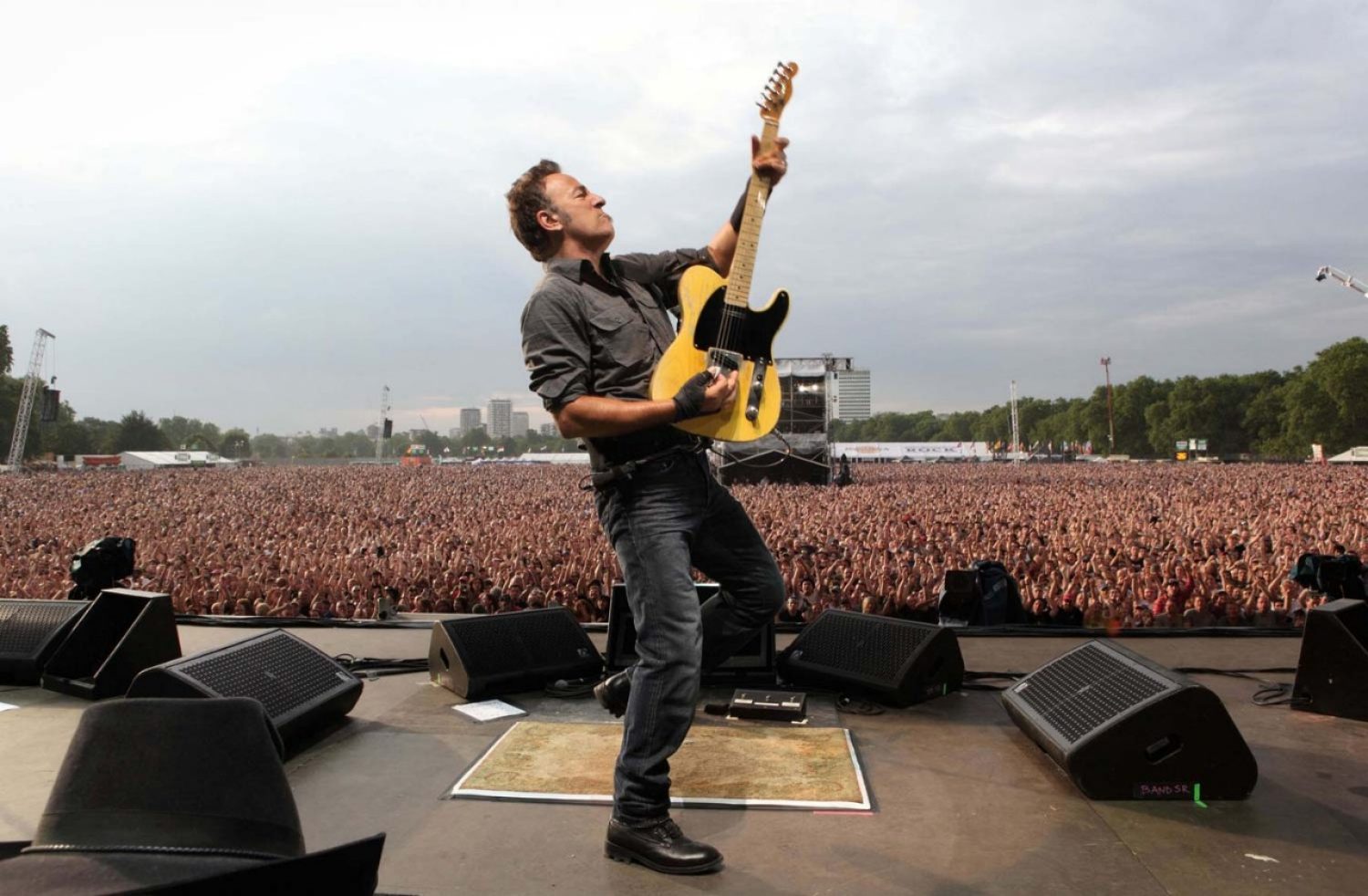 Bruce Springsteen plays for a crowd