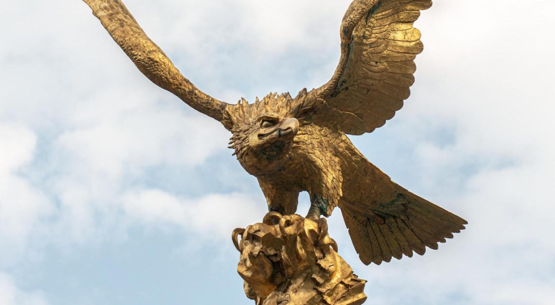 golden eagle statue