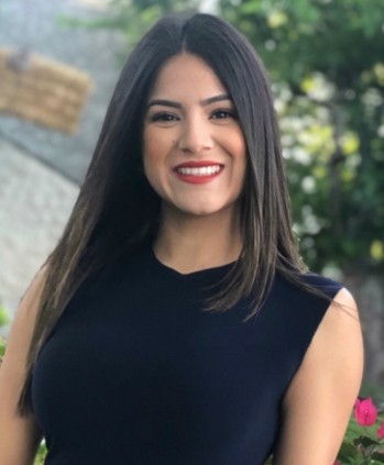 photo of Dina Hernández