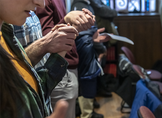 Coverage of the annual Week of Prayer for Christian Unity Prayer Service in the STM Chapel. STM Prof. Rev. William Roozeboom of the Reformed Church in America is presiding. Photographed for the 1/31 issue of Chronicle.