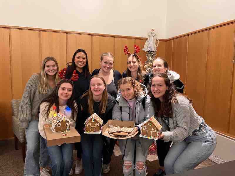 gingerbread house decorating