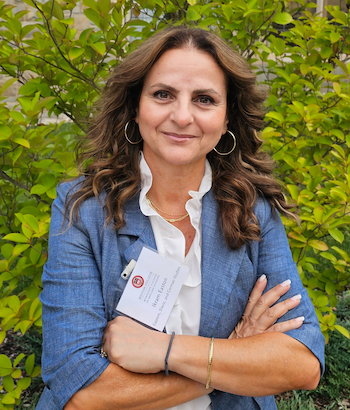 Ikram Estefan Easton