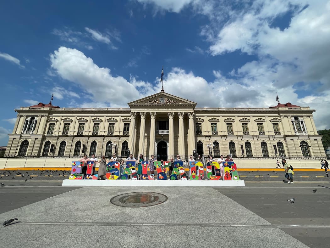 The immersion group in front of the National Palace